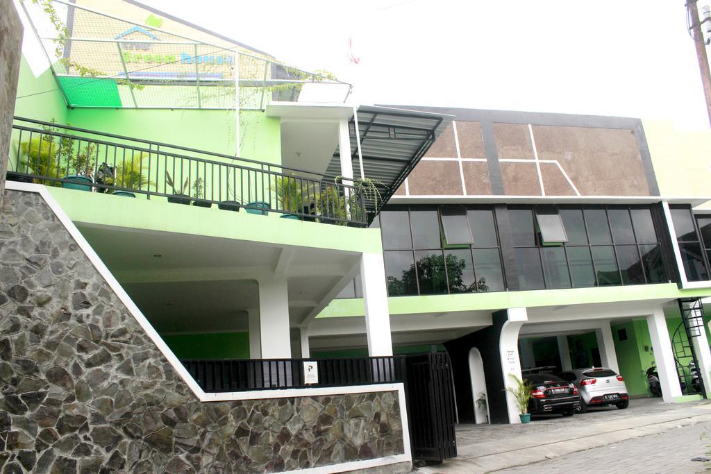 The Greenhouse Hotel Yogyakarta Exterior photo